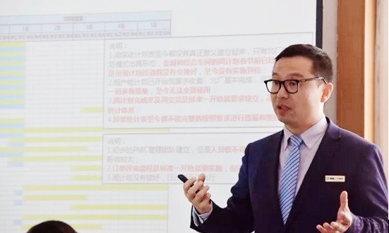 項目經理李鐵柱老師現(xiàn)場輔導